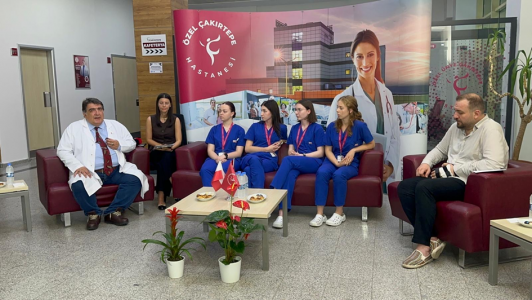 wywiad do miejscowej telewizji. Kliknij, aby powiększyć zdjęcie.